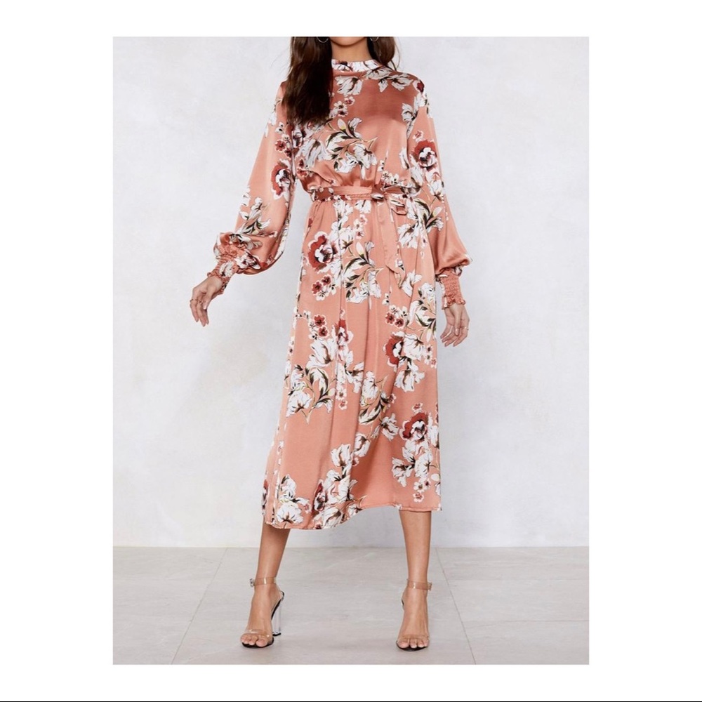 Nasty Gal Tie Waist floral dress